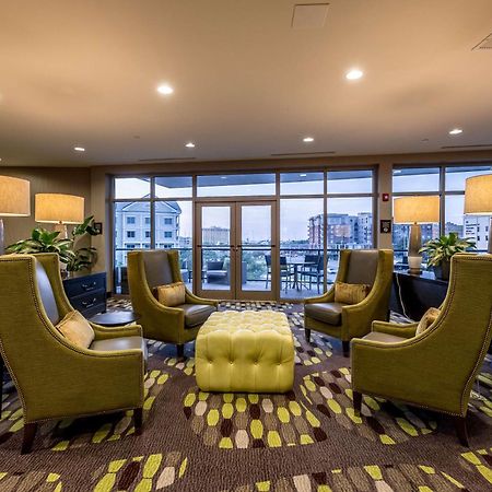 Hilton Garden Inn Charleston Waterfront/Downtown Exterior photo