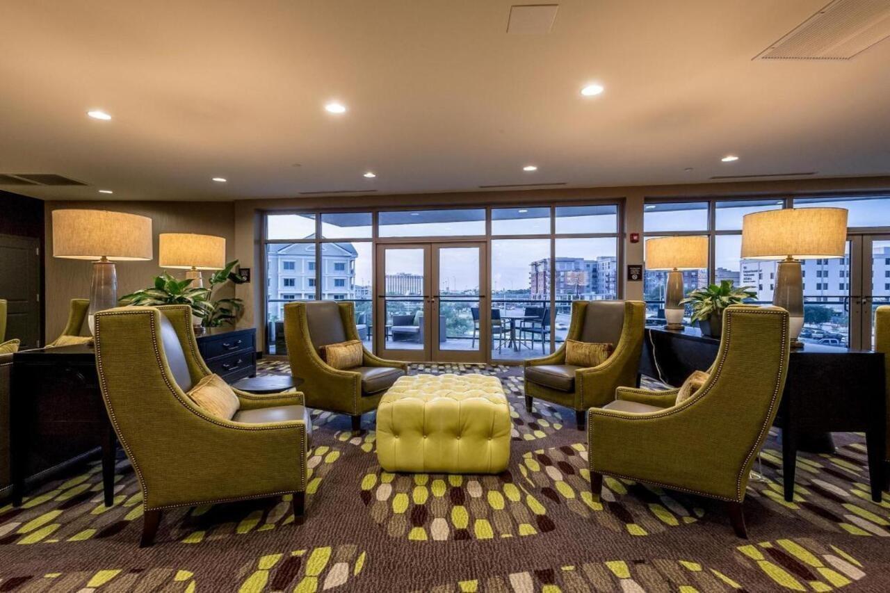 Hilton Garden Inn Charleston Waterfront/Downtown Exterior photo