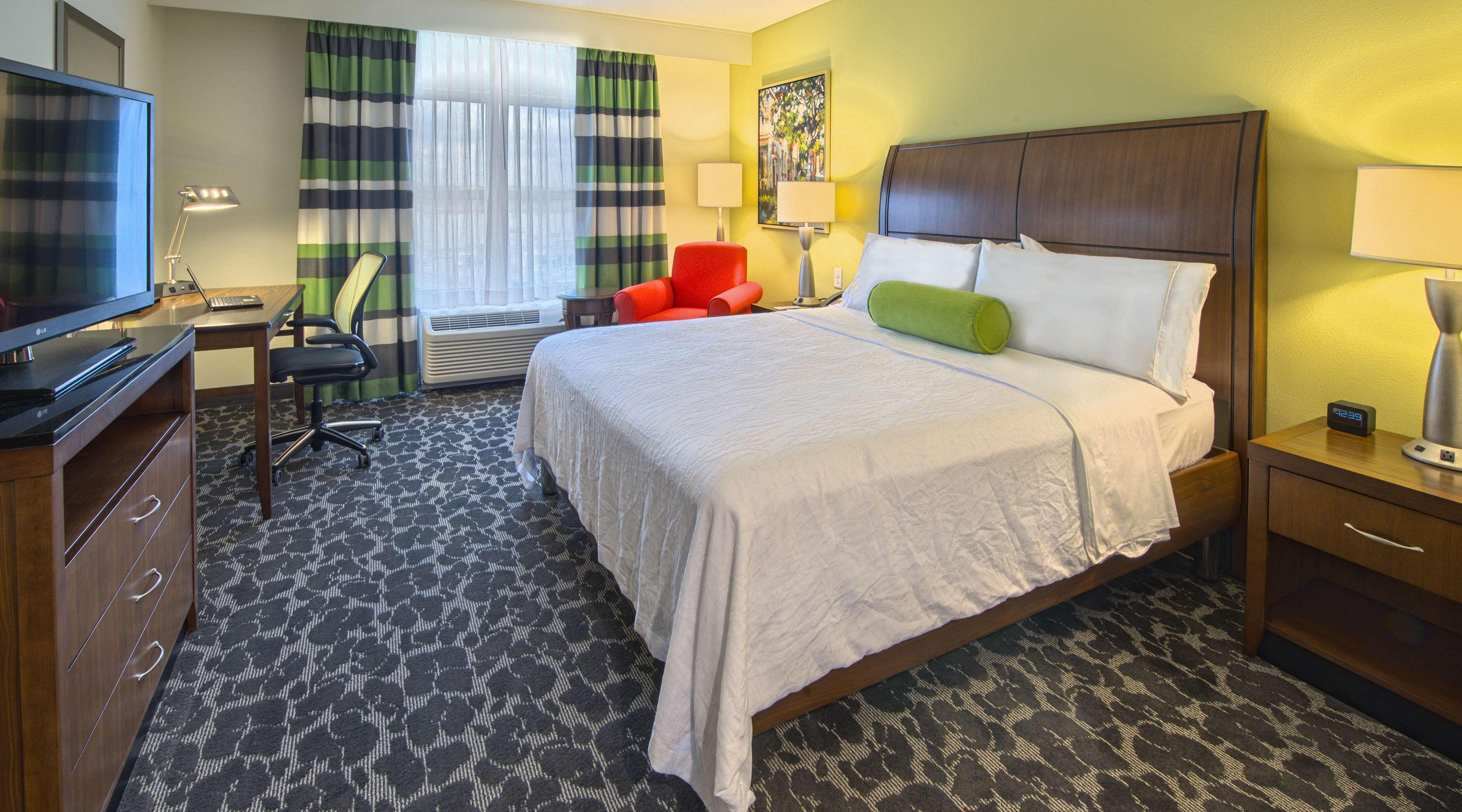 Hilton Garden Inn Charleston Waterfront/Downtown Exterior photo