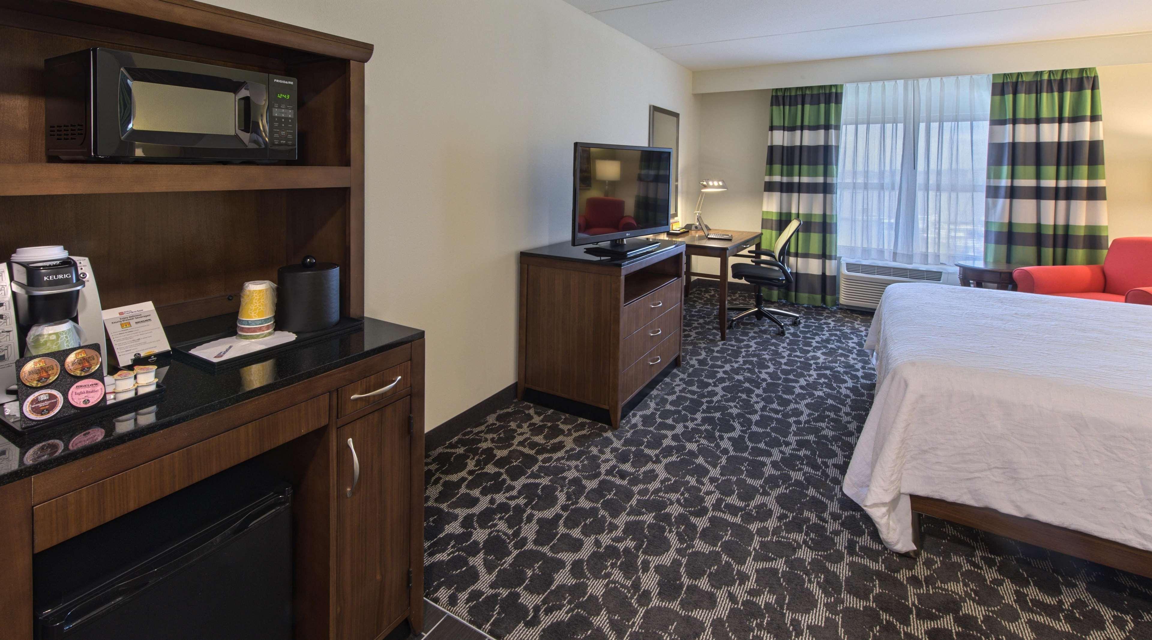 Hilton Garden Inn Charleston Waterfront/Downtown Exterior photo