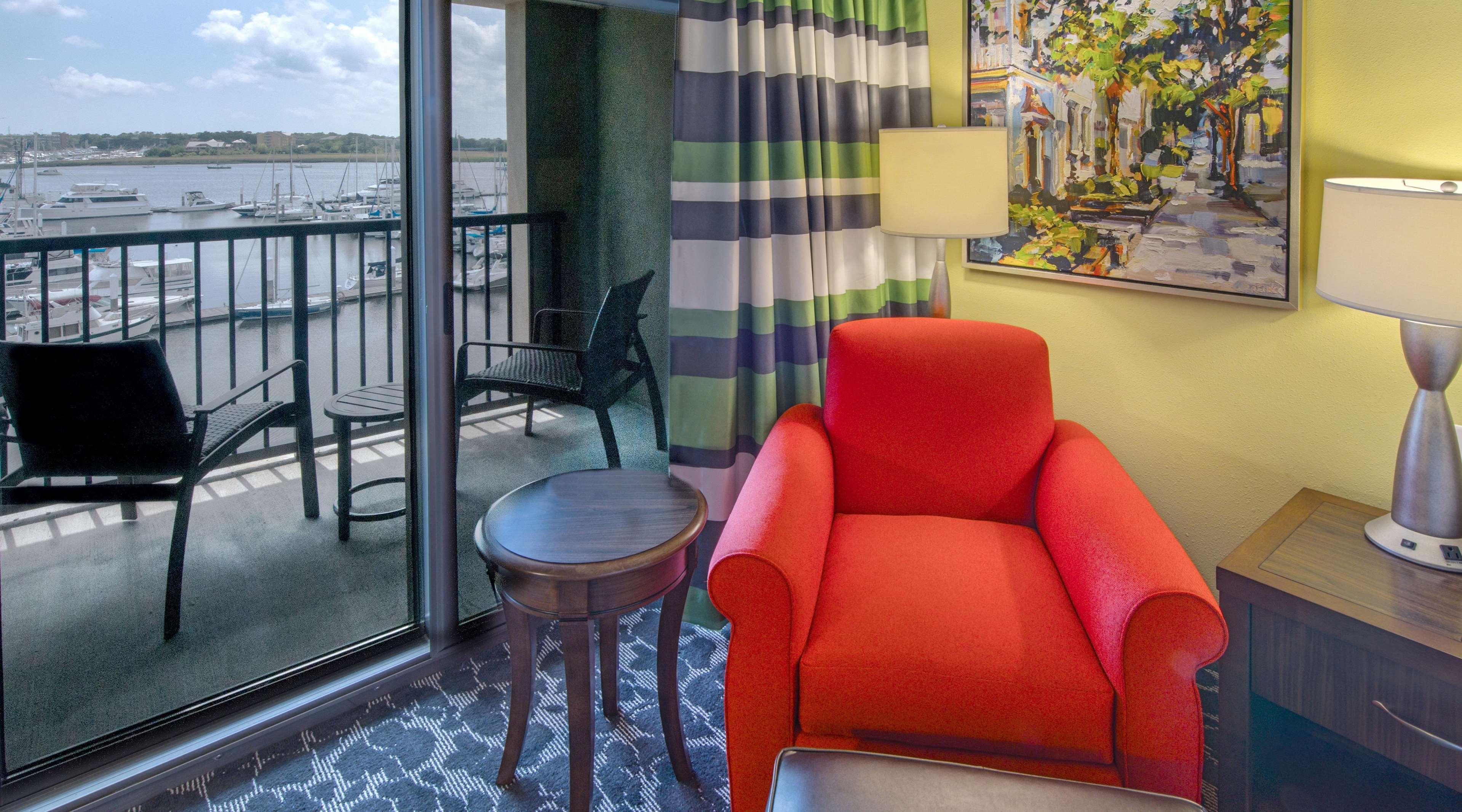 Hilton Garden Inn Charleston Waterfront/Downtown Exterior photo