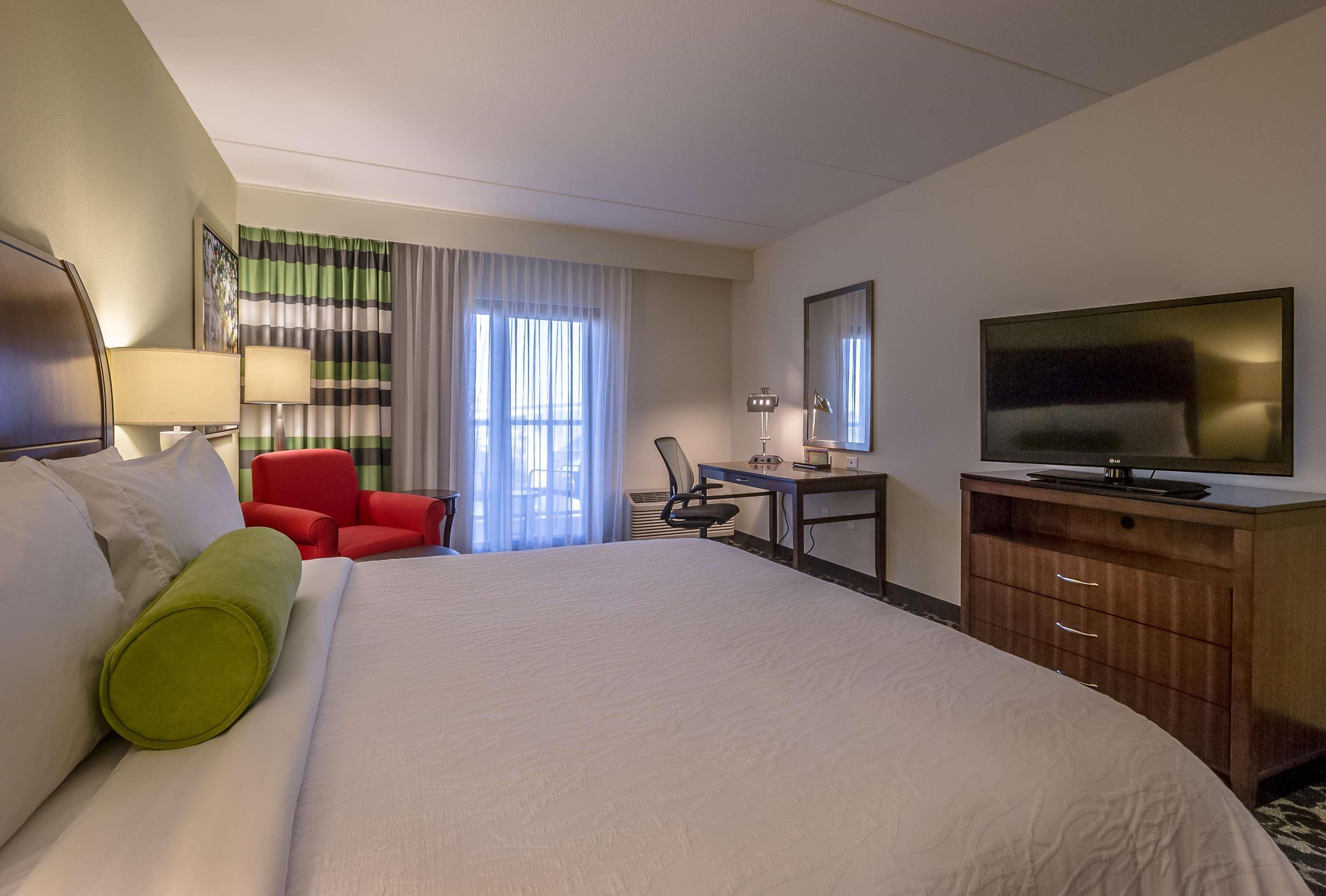 Hilton Garden Inn Charleston Waterfront/Downtown Exterior photo