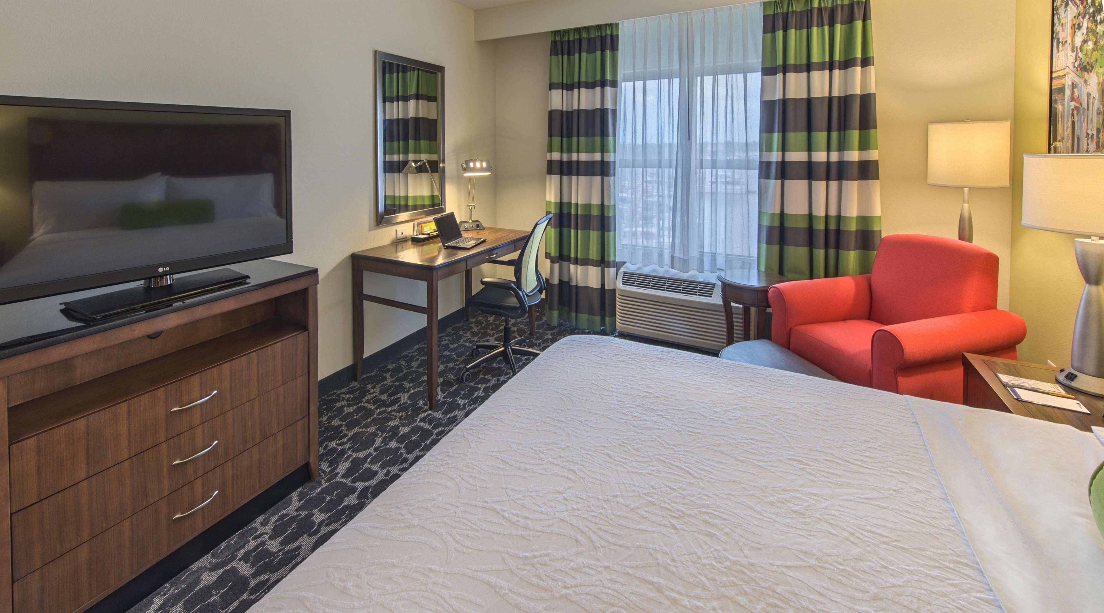 Hilton Garden Inn Charleston Waterfront/Downtown Exterior photo
