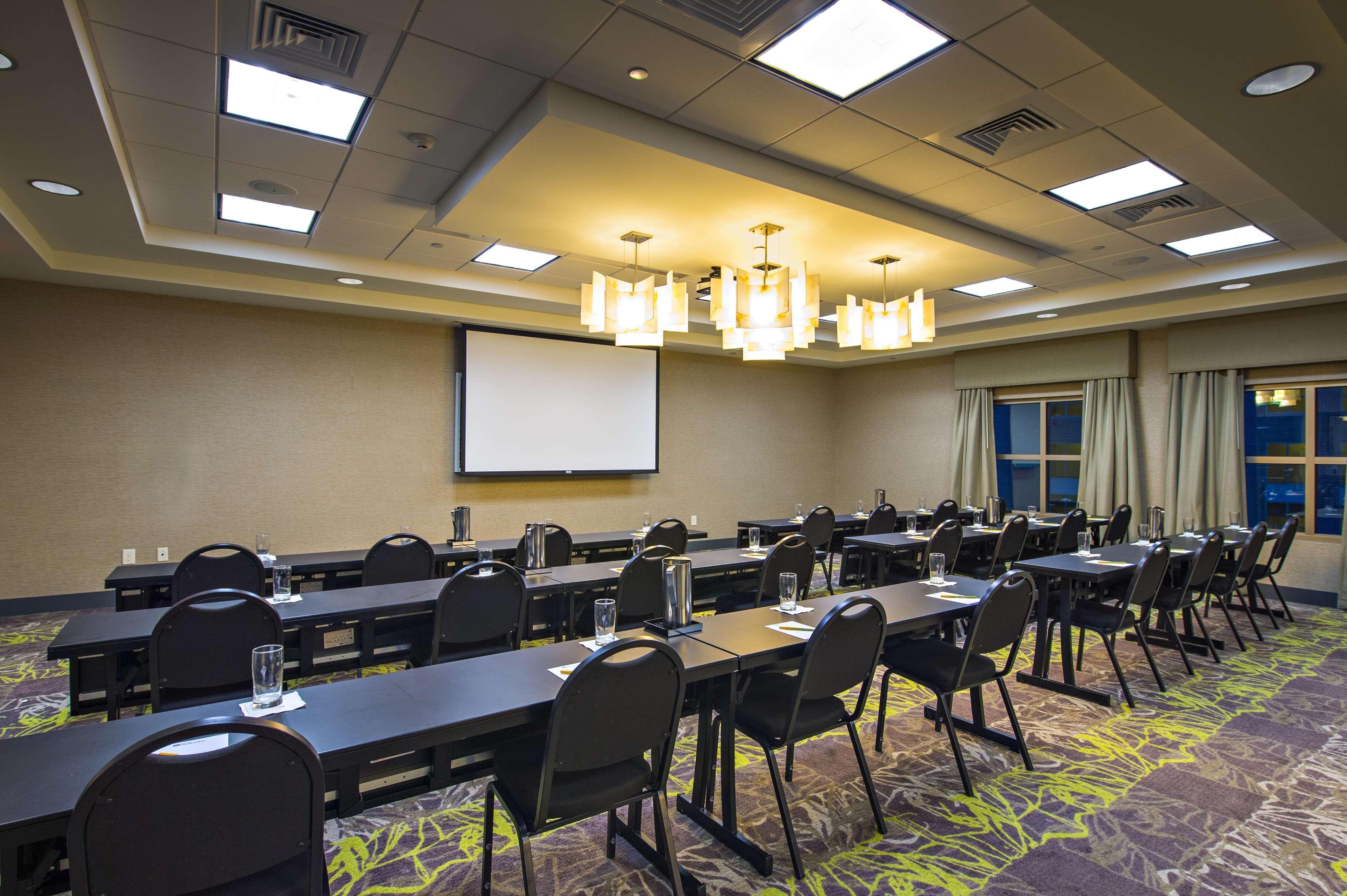 Hilton Garden Inn Charleston Waterfront/Downtown Exterior photo