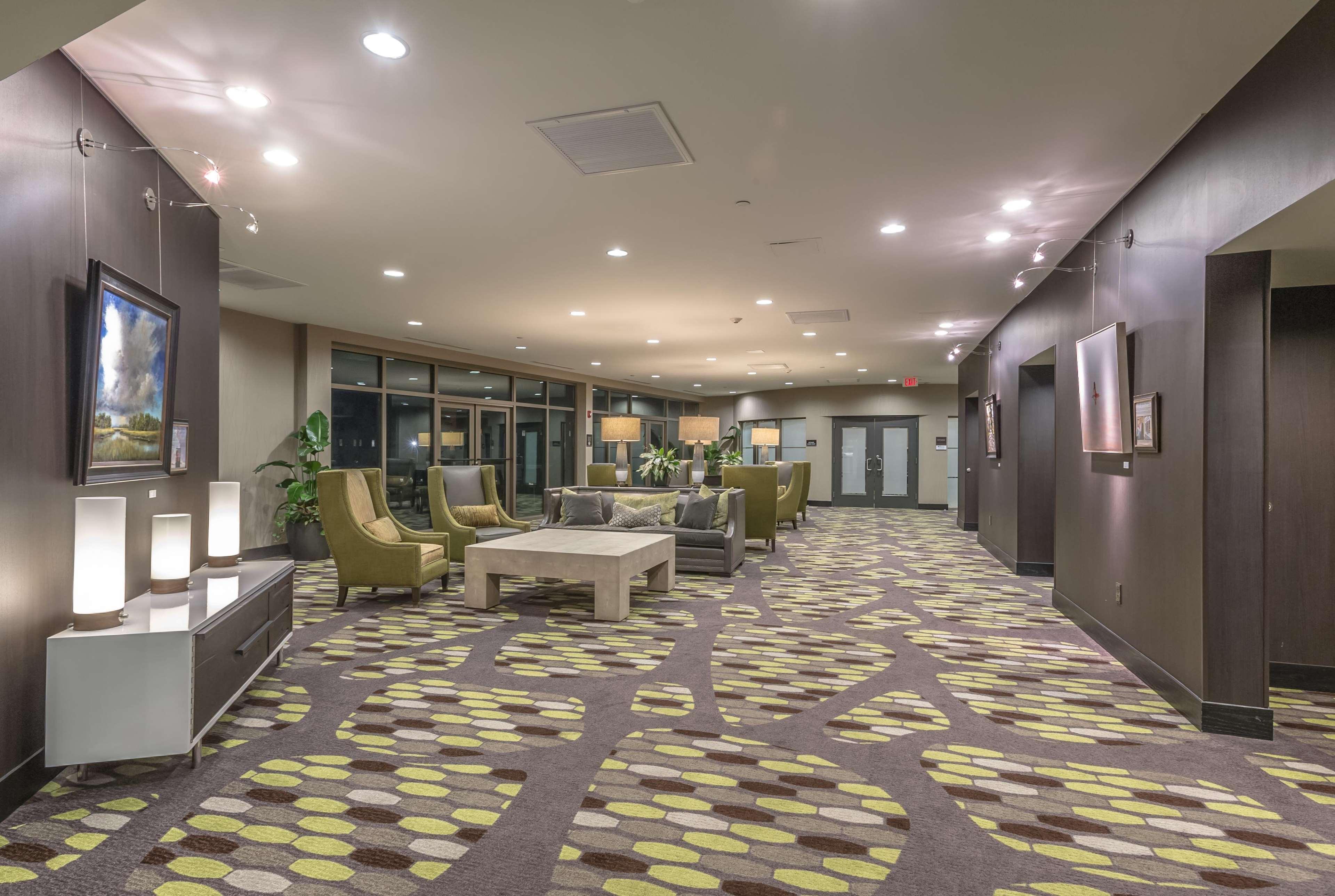 Hilton Garden Inn Charleston Waterfront/Downtown Exterior photo