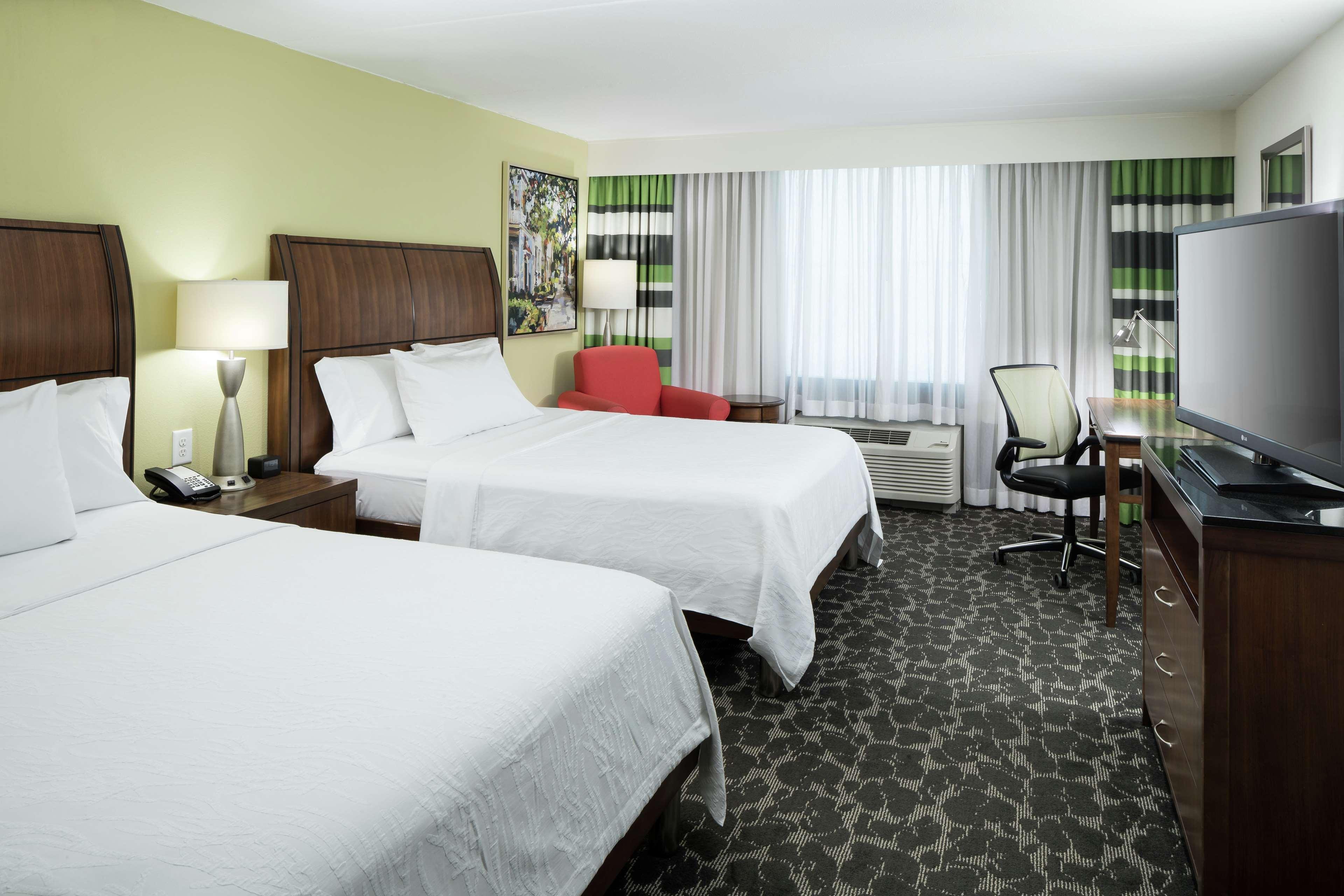 Hilton Garden Inn Charleston Waterfront/Downtown Exterior photo