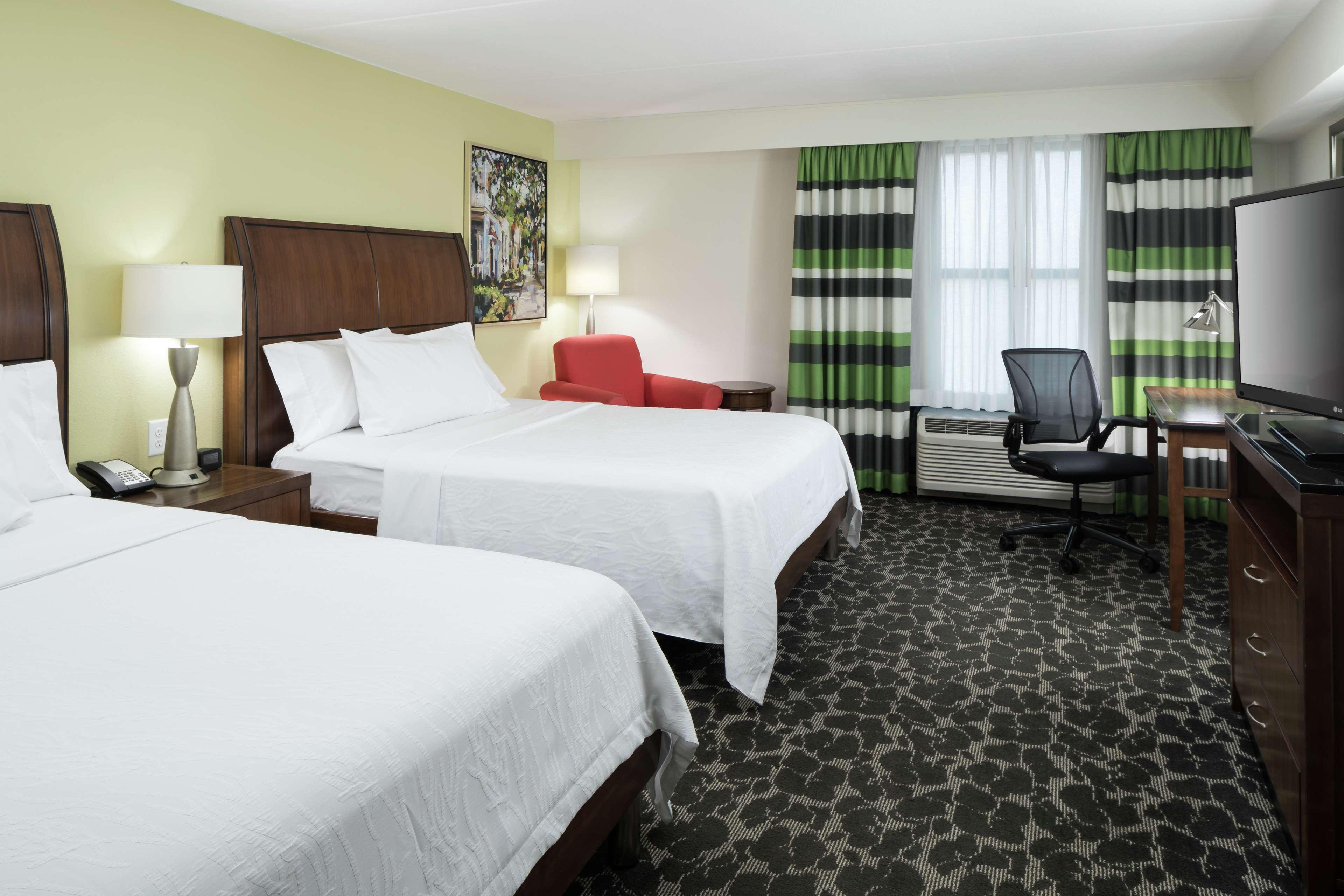 Hilton Garden Inn Charleston Waterfront/Downtown Exterior photo