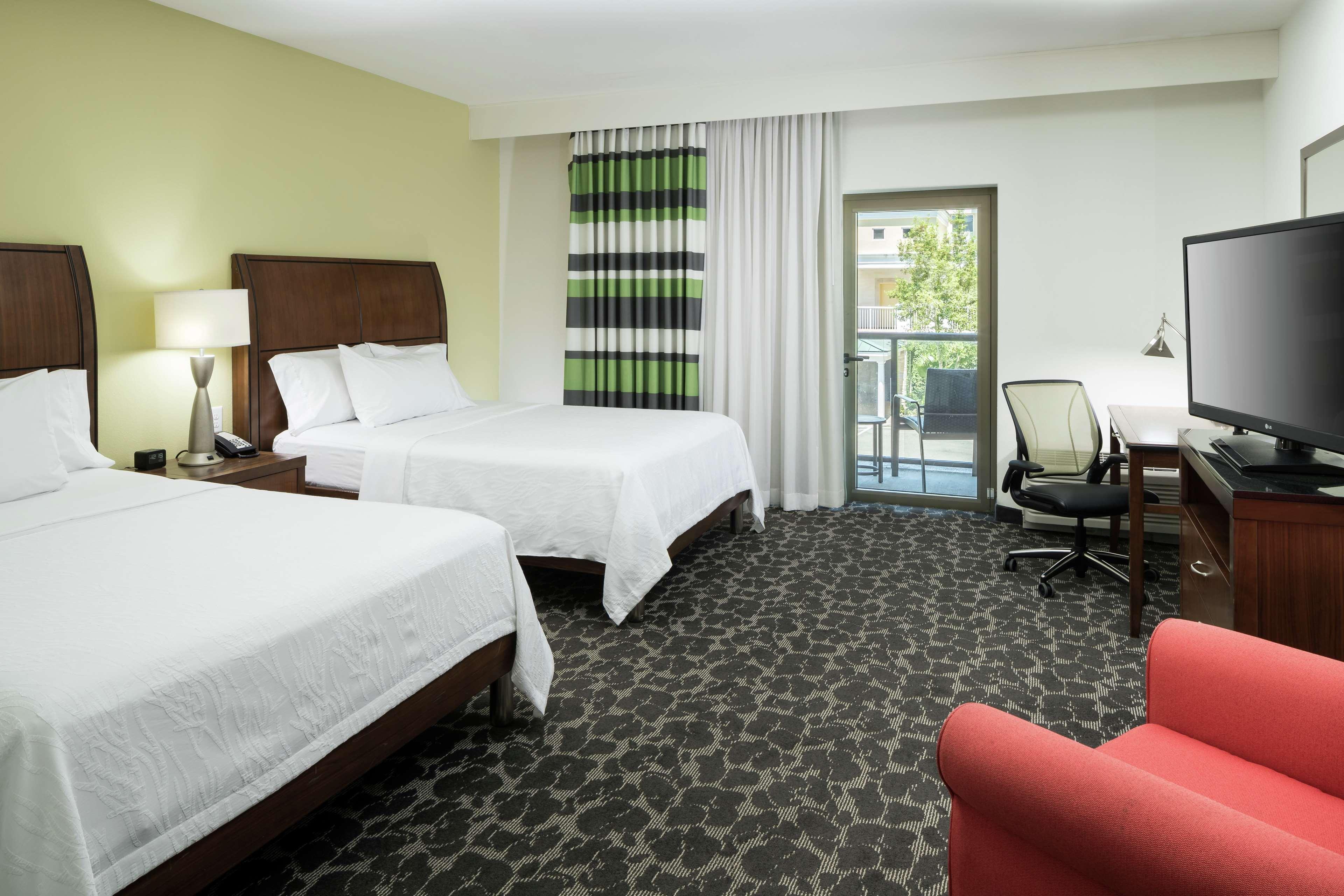 Hilton Garden Inn Charleston Waterfront/Downtown Exterior photo