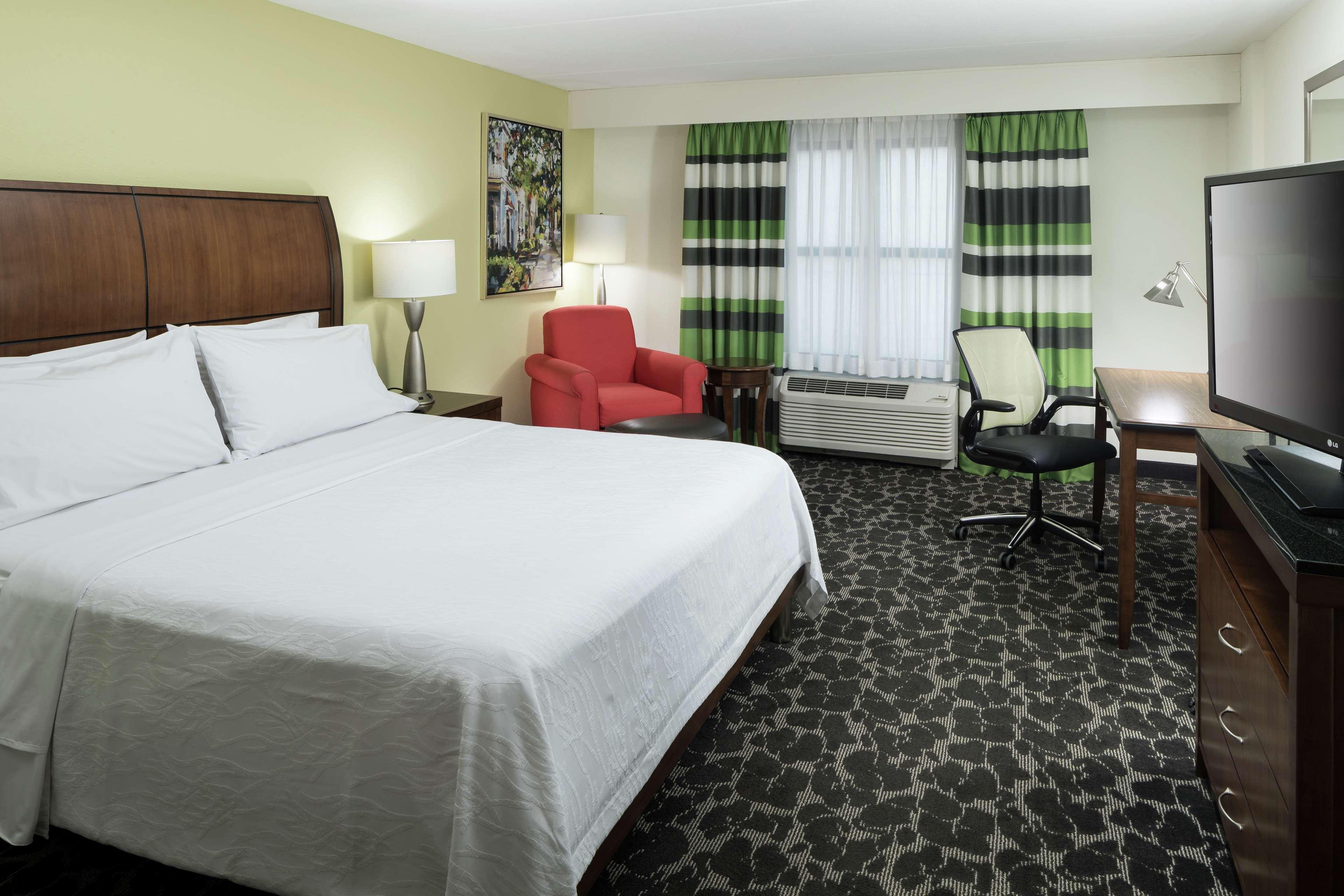 Hilton Garden Inn Charleston Waterfront/Downtown Exterior photo