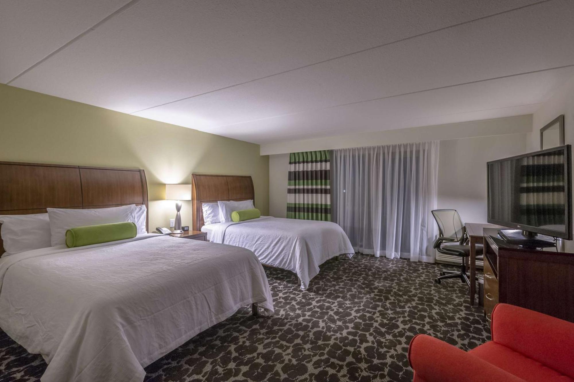 Hilton Garden Inn Charleston Waterfront/Downtown Exterior photo